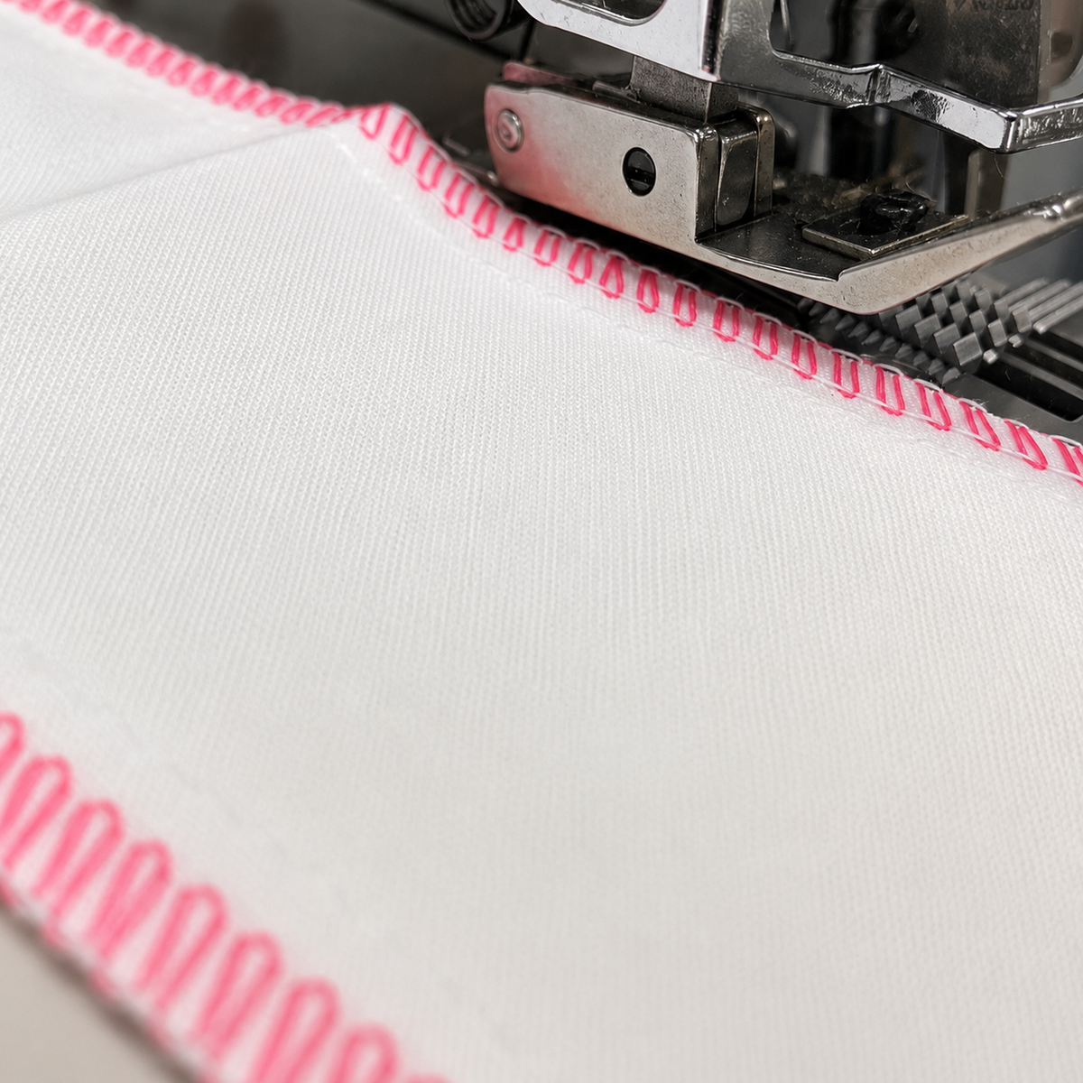 Overlock Industrial SIRIUS SR757A de 5 Hilos | Máquinas de Coser MX